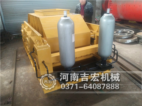 粉碎細(xì)沙料機器