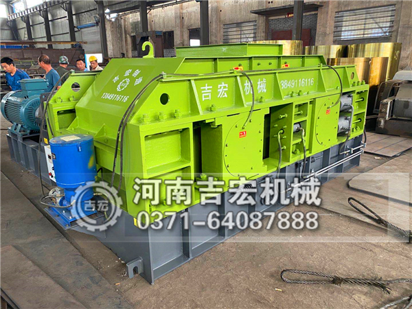 石英砂破碎機一般用對輥破碎機，因為輥皮兩年不用換！