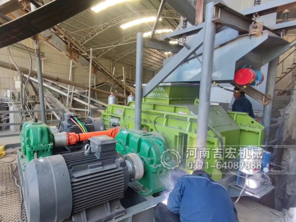 時產(chǎn)5-10噸制砂剛需？400×400對輥機(jī)完美匹配,投產(chǎn)即回本！