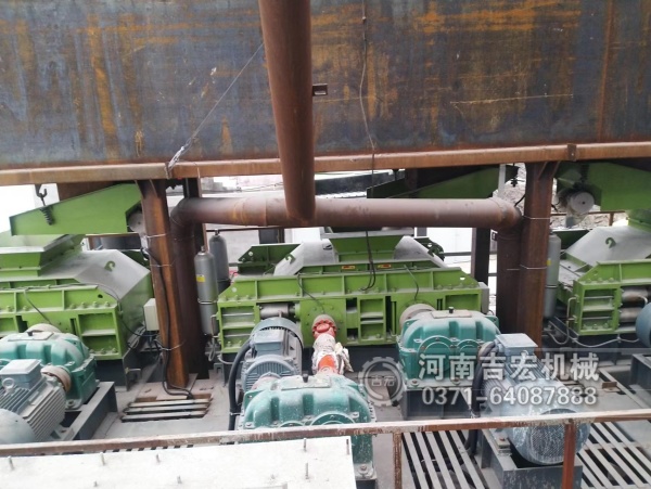 試過多種破碎機(jī),為啥老廠長獨(dú)寵白云石對(duì)輥機(jī)？答案藏在細(xì)節(jié)里！
