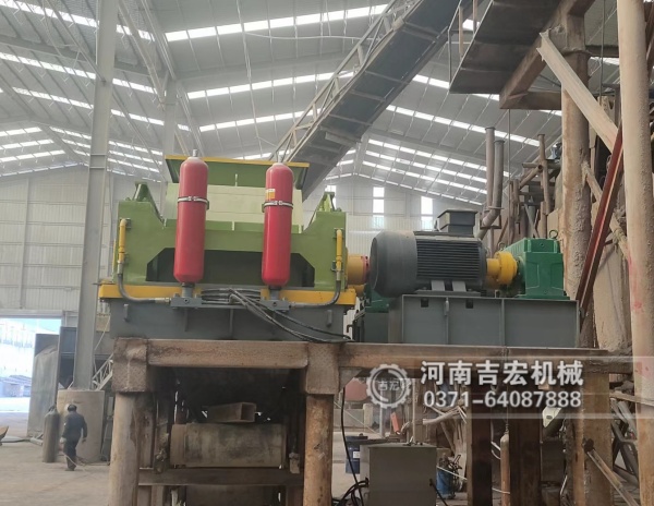 粒度精準(zhǔn)控制：金尾礦對(duì)輥破碎機(jī)如何實(shí)現(xiàn)高效回收的“關(guān)鍵一步”！